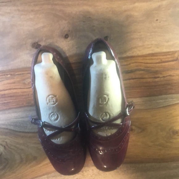 Too Shoe - Picture 2 of 2